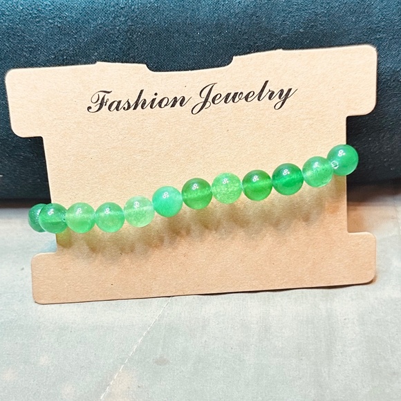 Green Quartz Crystal Beaded Stretchy Bracelet Dyed Stone - Picture 1 of 9